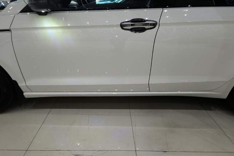 Used Volkswagen Lamando 2021 280TSI DSG Comfort Edition Left Side Sill