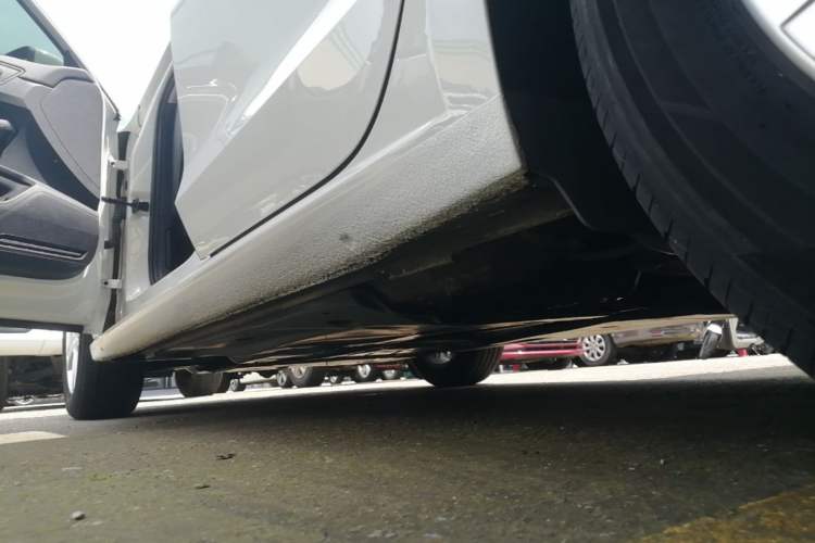 Used Volkswagen Lamando 2021 230TSI DSG Fashion Edition Left Side Sill