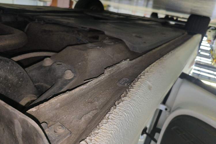 Used Volkswagen Lamando 2021 Facelift 280TSI DSG Comfort Edition (Manual Air Conditioning) Left Side Sill