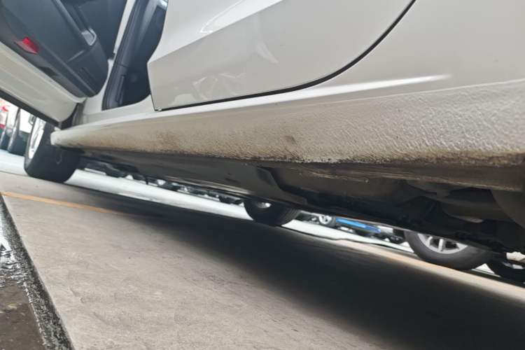 Used Volkswagen Lamando 2021 230TSI DSG Fashion Edition Left Side Sill