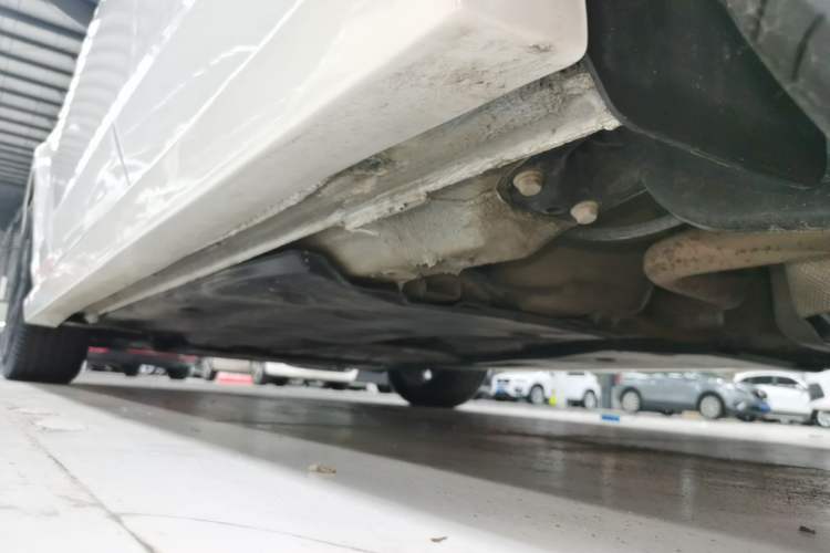 Used Volkswagen Lamando 2021 230TSI DSG Fashion Edition Left Side Sill