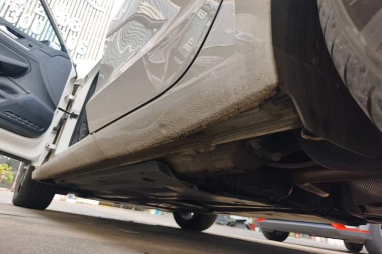 Used Volkswagen Lamando 2021 Facelift 280TSI DSG Comfort Edition (Manual Air Conditioning) Left Side Sill