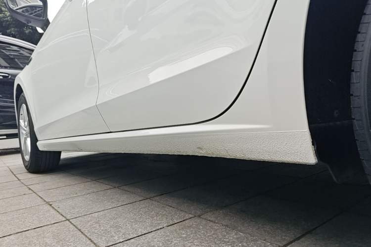 Used Volkswagen Lamando 2021 230TSI DSG Fashion Edition Left Side Sill