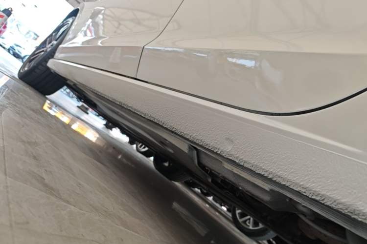 Used Volkswagen Lamando 2021 280TSI DSG Comfort Edition Left Side Sill