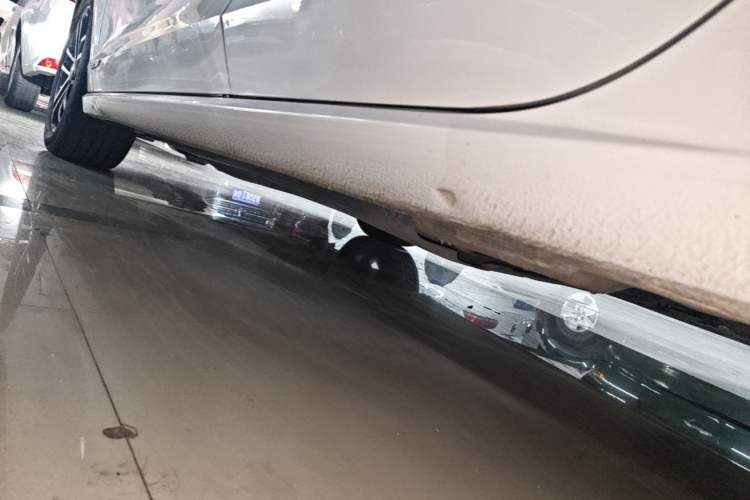 Used Volkswagen Lamando 2021 280TSI DSG Luxury Phantom Edition Left Side Sill