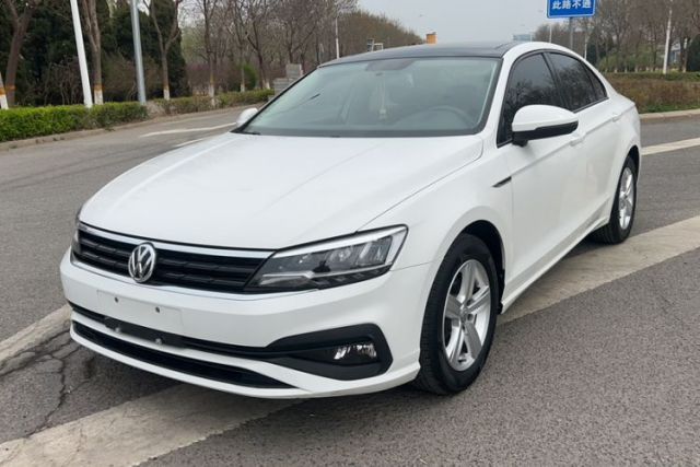 Ojetý Volkswagen Lamando 2021 230TSI DSG Fashion Edition
