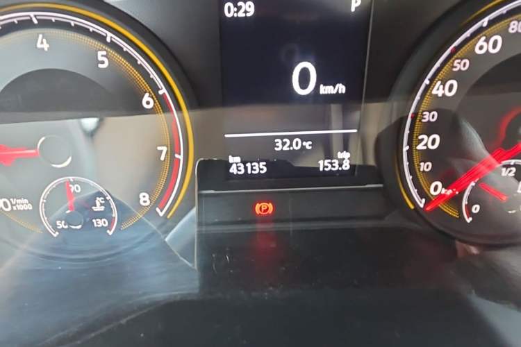 Used Volkswagen Lamando 2021 230TSI DSG Fashion Edition Odometer Close Up
