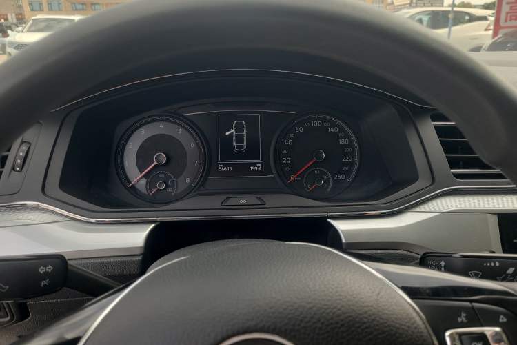 Used Volkswagen Lamando 2021 230TSI DSG Fashion Edition Odometer Close Up