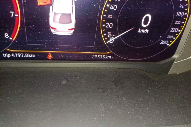 Used Volkswagen Lamando 2021 280TSI DSG Comfort Edition Odometer Close Up
