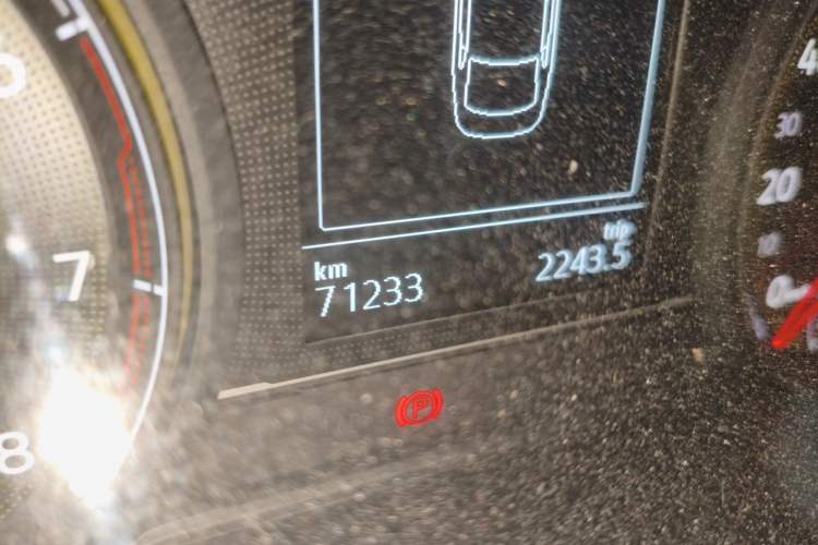 Used Volkswagen Lamando 2021 280TSI DSG Comfort Edition Odometer Close Up