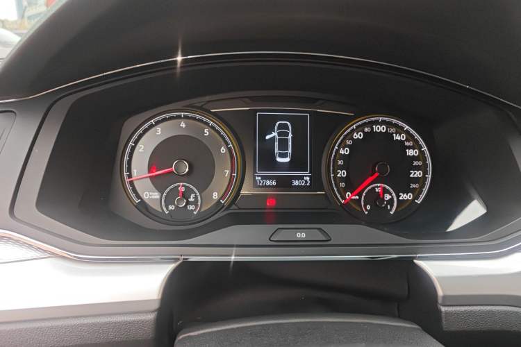 Used Volkswagen Lamando 2021 230TSI DSG Fashion Edition Odometer Close Up