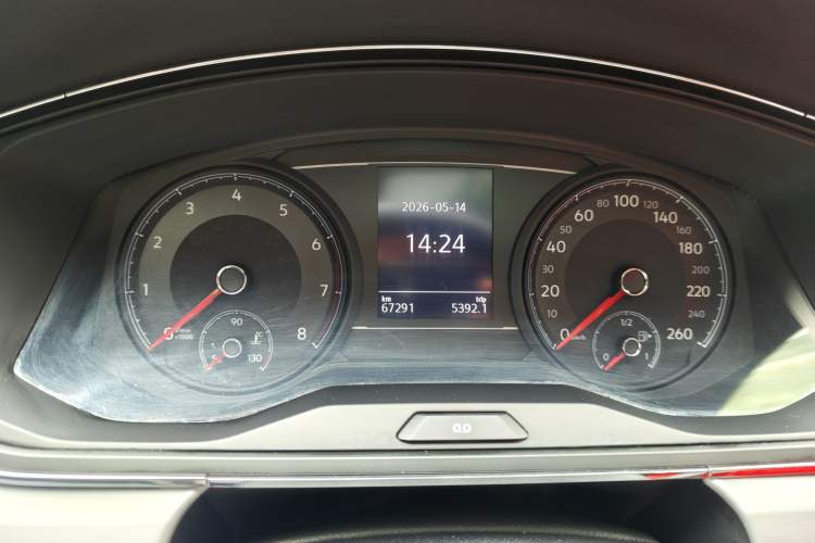 Used Volkswagen Lamando 2021 230TSI DSG Fashion Edition Odometer Close Up