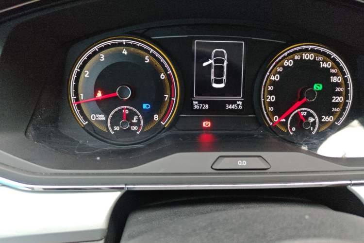 Used Volkswagen Lamando 2021 230TSI DSG Fashion Edition Odometer Close Up