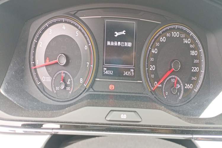 Used Volkswagen Lamando 2021 280TSI DSG Comfort Edition Odometer Close Up