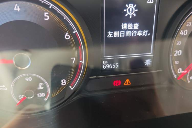 Used Volkswagen Lamando 2021 230TSI DSG Fashion Edition Odometer Close Up