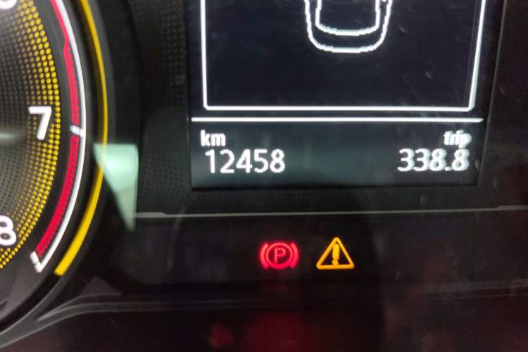 Used Volkswagen Lamando 2021 230TSI DSG Fashion Edition Odometer Close Up