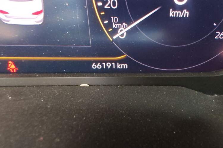 Used Volkswagen Lamando 2021 280TSI DSG Comfort Edition Odometer Close Up