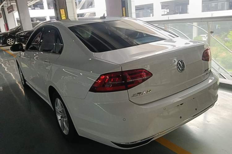 Used Volkswagen Lamando 2021 230TSI DSG Fashion Edition Rear Left 45 Deg