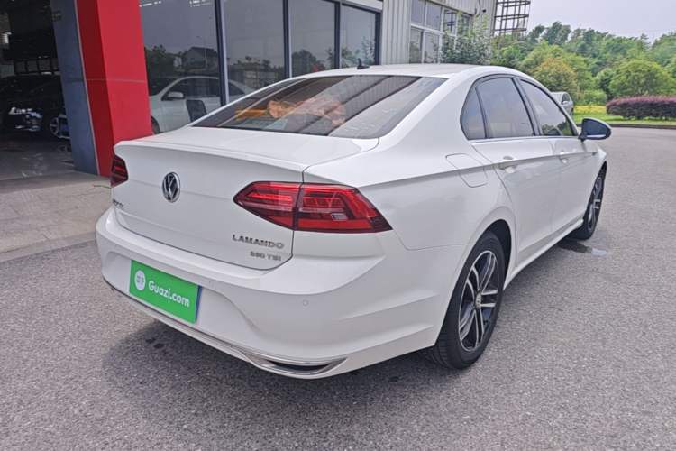 Used Volkswagen Lamando 2021 280TSI DSG Comfort Edition Rear Right 45 Deg