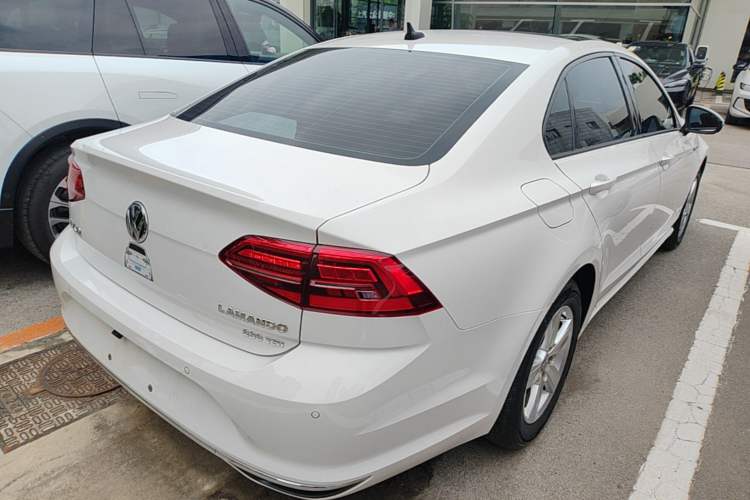 Used Volkswagen Lamando 2021 230TSI DSG Fashion Edition Rear Right 45 Deg