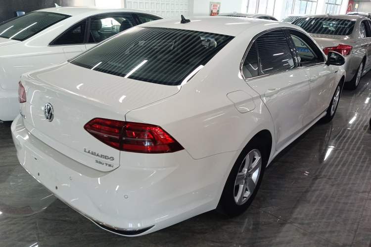 Used Volkswagen Lamando 2021 230TSI DSG Fashion Edition Rear Right 45 Deg