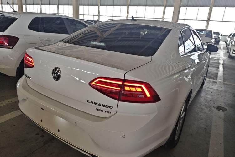 Used Volkswagen Lamando 2021 230TSI DSG Fashion Edition Rear Right 45 Deg