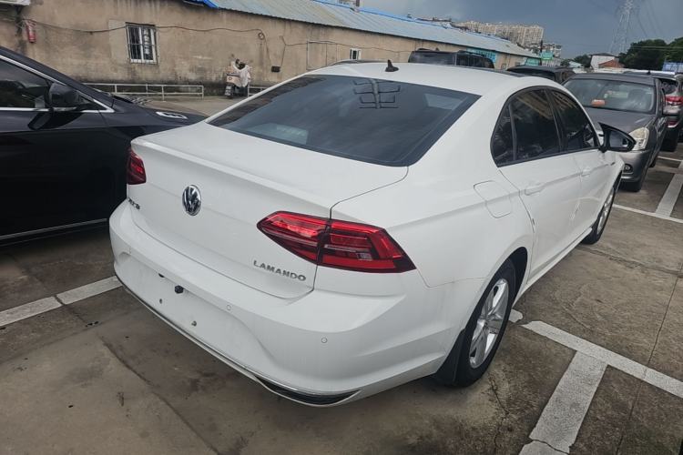 Used Volkswagen Lamando 2021 230TSI DSG Fashion Edition Rear Right 45 Deg