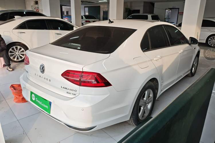 Used Volkswagen Lamando 2021 230TSI DSG Fashion Edition Rear Right 45 Deg