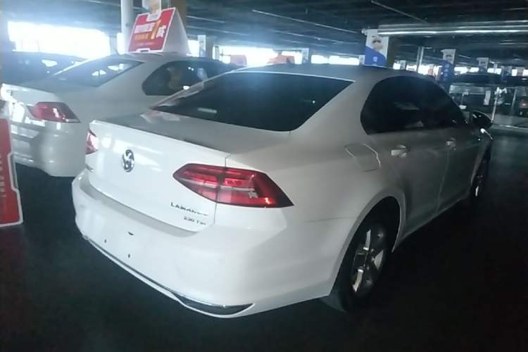 Used Volkswagen Lamando 2021 230TSI DSG Fashion Edition Rear Right 45 Deg