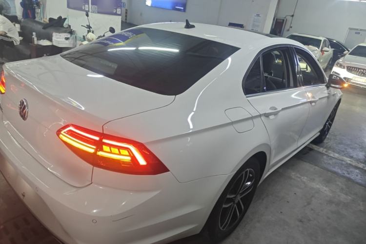 Used Volkswagen Lamando 2021 280TSI DSG Comfort Edition Rear Right 45 Deg
