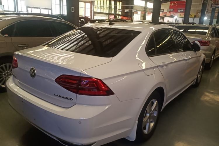 Used Volkswagen Lamando 2021 230TSI DSG Fashion Edition Rear Right 45 Deg