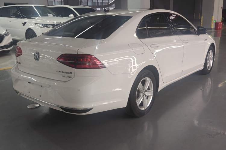 Used Volkswagen Lamando 2021 230TSI DSG Fashion Edition Rear Right 45 Deg