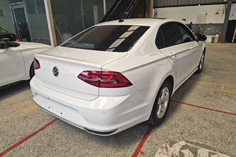 Used Volkswagen Lamando 2021 230TSI DSG Fashion Edition Rear Right 45 Deg