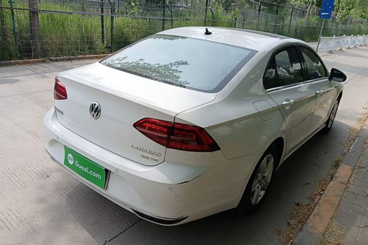 Used Volkswagen Lamando 2021 230TSI DSG Fashion Edition Rear Right 45 Deg