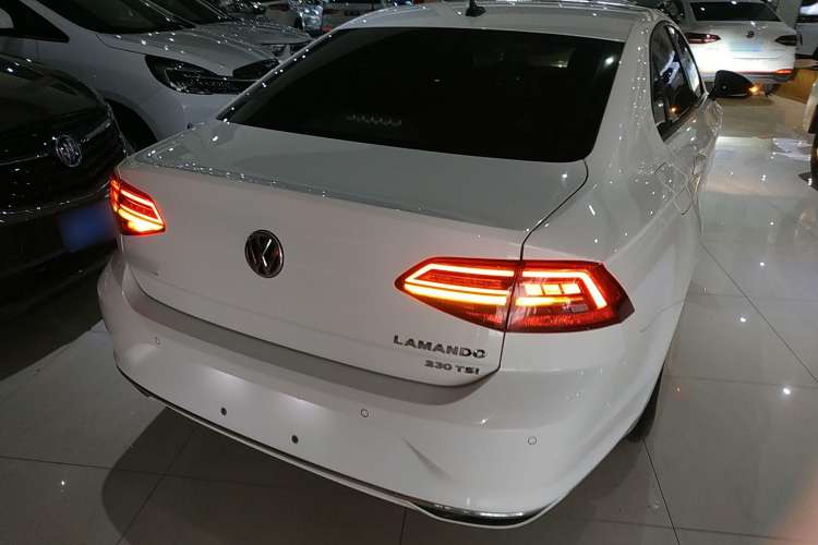 Used Volkswagen Lamando 2021 230TSI DSG Fashion Edition Rear Right 45 Deg