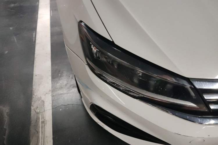 Used Volkswagen Lamando 2021 280TSI DSG Comfort Edition Right Front Headlight
