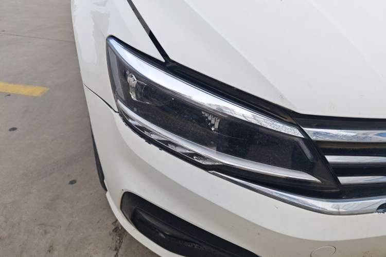Used Volkswagen Lamando 2021 280TSI DSG Comfort Edition Right Front Headlight