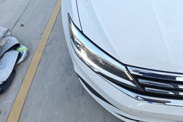 Used Volkswagen Lamando 2021 280TSI DSG Comfort Edition Right Front Headlight