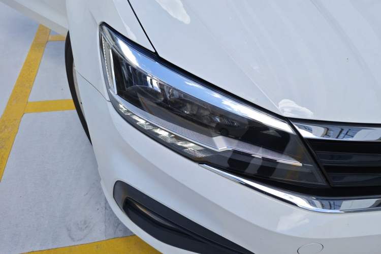 Used Volkswagen Lamando 2021 230TSI DSG Fashion Edition Right Front Headlight