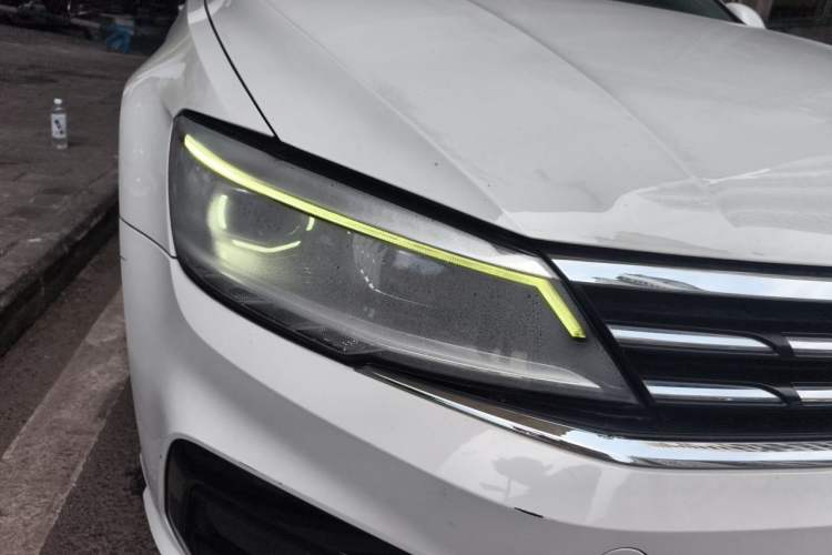 Used Volkswagen Lamando 2021 280TSI DSG Comfort Edition Right Front Headlight