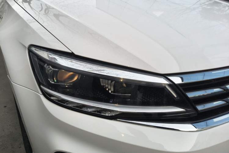 Used Volkswagen Lamando 2021 280TSI DSG Comfort Edition Right Front Headlight