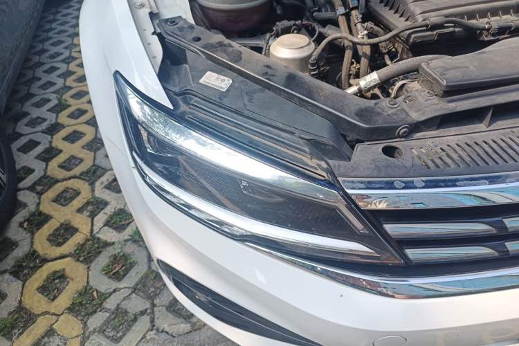 Used Volkswagen Lamando 2021 280TSI DSG Comfort Edition Right Front Headlight