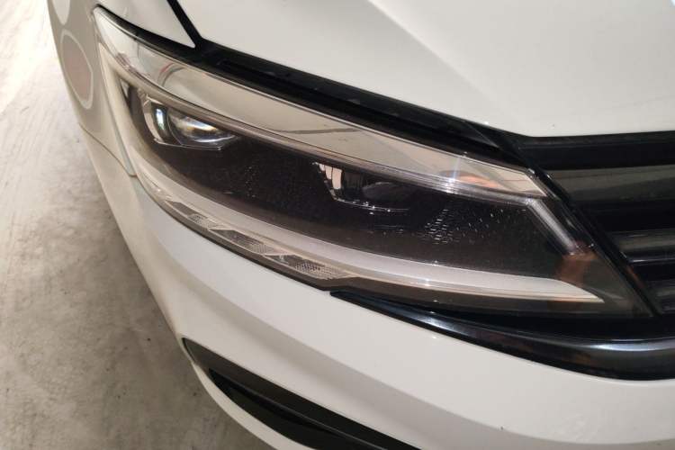 Used Volkswagen Lamando 2021 280TSI DSG Comfort Edition Right Front Headlight
