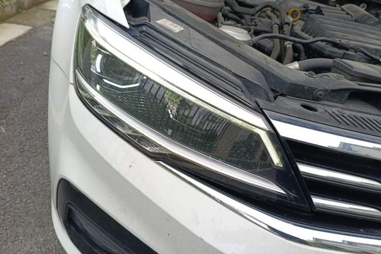 Used Volkswagen Lamando 2021 Facelift 280TSI DSG Comfort Edition (Manual Air Conditioning) Right Front Headlight