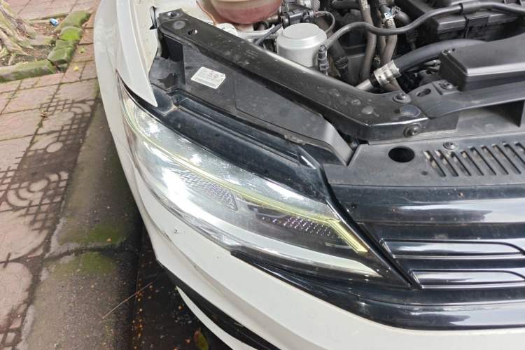 Used Volkswagen Lamando 2021 280TSI DSG Luxury Phantom Edition Right Front Headlight