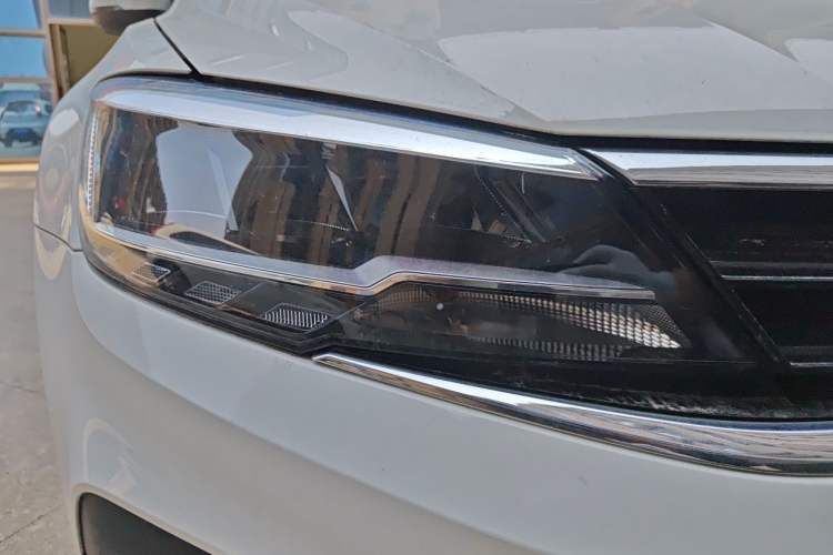 Used Volkswagen Lamando 2021 230TSI DSG Fashion Edition Right Front Headlight