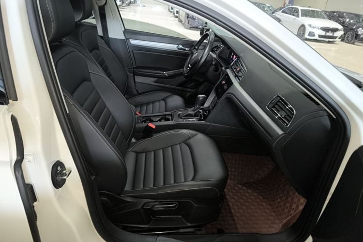 Used Volkswagen Lamando 2021 280TSI DSG Comfort Edition Right Front Seat