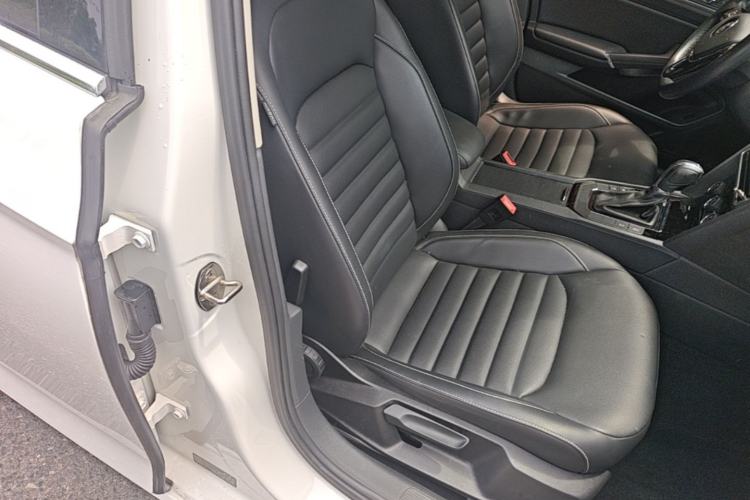 Used Volkswagen Lamando 2021 280TSI DSG Comfort Edition Right Front Seat