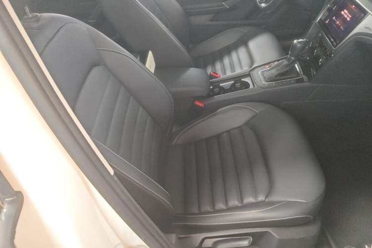 Used Volkswagen Lamando 2021 280TSI DSG Comfort Edition Right Front Seat