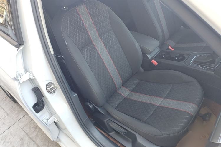 Used Volkswagen Lamando 2021 230TSI DSG Fashion Edition Right Front Seat